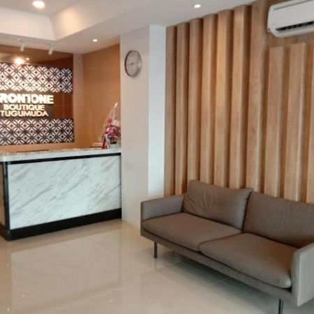 Front One Boutique Tugu Muda Semarang Exterior foto